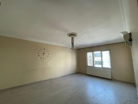 Atatürk Mahallesinde Doğalgazlı Bağımsız Mutfak 3+1