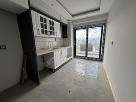 Zeki Emlak'tan Muradiye'de 3+1 Çift Cephe Sıfır Satılık Daire