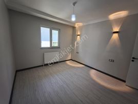 Atanora Vadi'den 2 Banyolu Cadde Yakını Lüks Yapılı Manzaralı 3+1