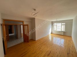 Şehir Merkezinde Işıklar Mah Kapalı Otoparklı Kiralık 3+1 Daire