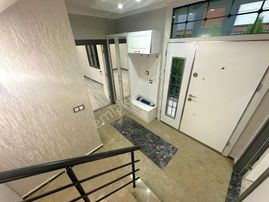 Aygülden Edremit Zeytinli'de Doğa İle İçiçe Kazdağları Manzaralı Çift Teraslı Lüks Satılık 3+1 Villa