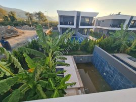 Satılık Yeni Yapı Özel Havuzlu Özel Otoparklı Lüks Yazlıklar