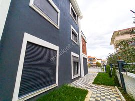 Pazar Yeri Arkasında 4+1 Sıfır Lüks Villa