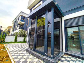 Pazar Yeri Arkasında 4+1 Sıfır Lüks Villa