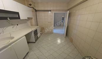 İncirli Barış Yolu Caddesinde 3+1 Bağımsız Etliğe Yakın