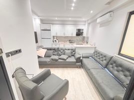 ✔️🟣akçay'da Arakat Geniş Cam Balkonlu Şık Tasarımlı 1+1 Daire