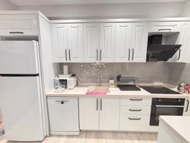 ✔️🟣akçay'da Arakat Geniş Cam Balkonlu Şık Tasarımlı 1+1 Daire