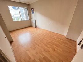 Yeşilyurt Rafetbele De Köşe 3+1 Doğalgazlı