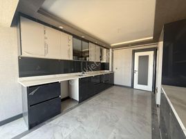 Kalecik Emlak'tan Lüks Site İçerisinde Sıfır 4+1 7.kat Daire