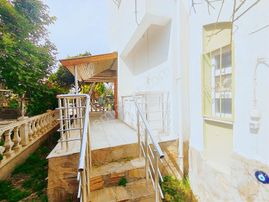 Tek Müstakil Havuzlu Sitede Denize Yürüme Mesafesinde