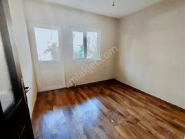 Kapalı Pazar Yerinin Arkası 2+1 Kapalı Mutfak Daire