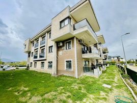 Davutlar Merkez'de Havuzlu Sitede 2+1 Daire