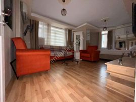 Güzel Konumda Asansörlü Ayrı Mutfaklı 1+1