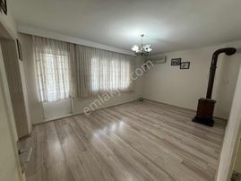 Şehir Merkezinde 3 Katlı 3 Adet 2+1 Daire