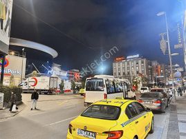 Engin Erdem'den Sefaköyde En İşlek Yerde Yeni Bina Da Devirlik!