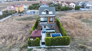 Kartallar'dan Havuzlu Eşyalı Şahane Konumda Müstakil Yazlık Villa.masrafsız