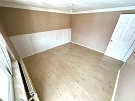 ♫melodi'den Akçay Merkez'de Dağ Manzaralı Ayrı Mutfaklı Ön Cephe Genç Bina 5+1 Dublex