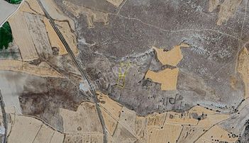 Güzelyurt Ilısu Yoluna Yakın Tarla