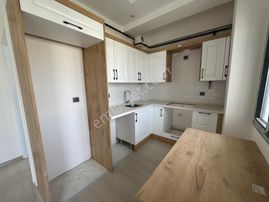 Asil Emlak'tan Site İçerisinde 1+1 Ara Kat Fırsat Daire