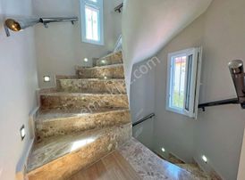 Kuşadası Davutlar Sahiline Yakın Tek Müstakil Masrafsız Satılık 4+1