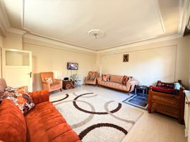 Hayat Emlak’tan Satılık Emniyet Caddesi Üzeri Köşe Başında 3+1 Ara Kat 2.kat Daire Kaçırılmayacak