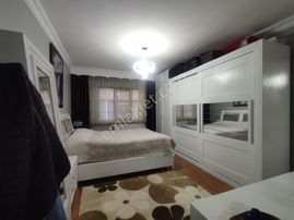 Yılmaz Gayrimenkulden 140 Metre Kare 8 Yıllık Kacırılmayacak 3+1 Fırsat Dairesi