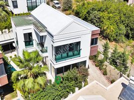 Yaşa Gyd - Site İçi Yeni Lüks 4+1 Havuzlu Satılık Villa