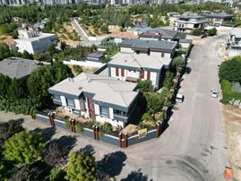 15 Temmuz'da Merkezi Konum'da Masrafsız İçi Full+ Full Villa