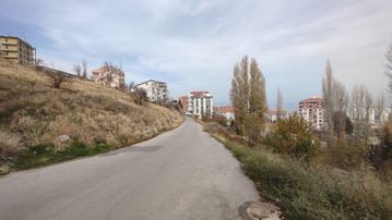 Atanora Vadi'den Trt Panora Yakını İskanlı Balkonlu Manzaralı Boş 2+1