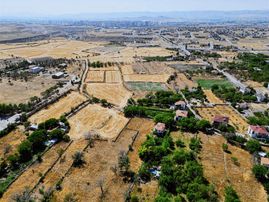 Gesi Bahçeli Mahallesinde Yerleşim 900m2 Satılık Bahçe Fırsatı!!