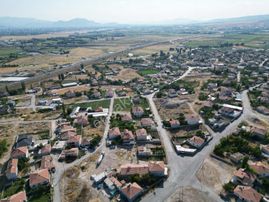 Buğdaylı Mahallesinde Köy İçerisinde 1054m2 Temiz Villa Parseli!