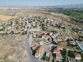 Buğdaylı Mahallesinde Köy İçerisinde 1054m2 Temiz Villa Parseli!