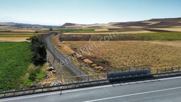 Türkiyem Gyo// Sivas Yolu Yakını Ağırnas'ta 8.713m2 Tarla
