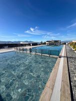 Kuşadası Kadınlar Denizinde Satılık Deniz Manzaralı 1+1 Daire