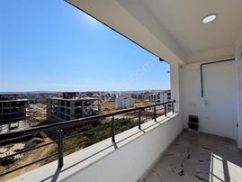 Zafer Mahallesinde Deniz Manzaralı Geniş Ferah 2+1 Daire