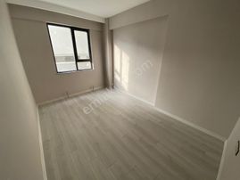 Sancaktepe'de 3+1 - Sıfır Bina - Ful Yapılı - Asansör - Ön Cephe