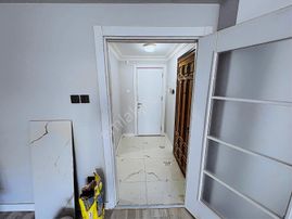 Engin Erdem'den Merterde 25 Yıllık Binada 3+1 Satılık Daire