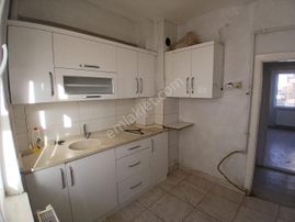 Akçay Emlak'tan Akşehir Stadyum Yanında Doğalgazlı 3. Kat Kiralık 3+1 Daire