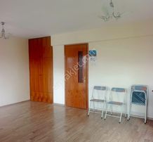 Kuşadası Merkezde Ara Kat 2+1 Önü Açık Ferah Satılık Daire