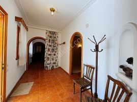 Foça'da 3650 M2 Arsa İçerisinde Satılık Malikane