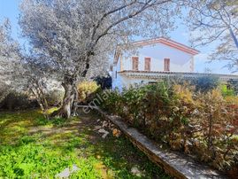 Foça'da 3650 M2 Arsa İçerisinde Satılık Malikane