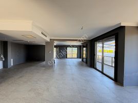 Menderes Te Havuzlu Asansörlü Dubleks Satılık 6+2 Villa