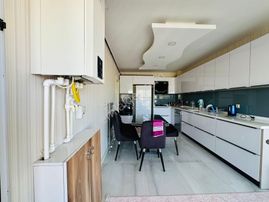 Pursaklar Mehmet Zengin Emlak'tan Otoparklı Çift Banyolu 12.kat 4+1 Ultra Lüks Sitede