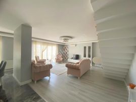 Mertcan'dan Yayalar Havuzlu Güvenlikli Sitede 5+2 Dubleks