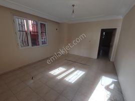 Baraj Yolunda Boş Kiralık 1+1 Daire