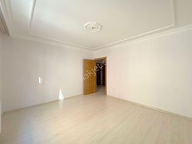 Mertcan'dan Kavakpınar Mah. Caddeye 1dk İskanlı Yüksek Giriş 2+1