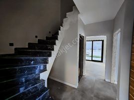 Rw Nefes'ten Denize 200 Metre Mesafede Geniş Bahçeli Villa