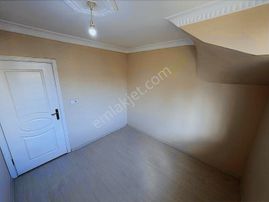 Çayırova Özgürlük Mah Satılık 4+1 Kullanışlı Üst Dubleks Daire