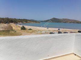 Taş Emlak'tan Plaja Sıfır Harika Konumda Villa