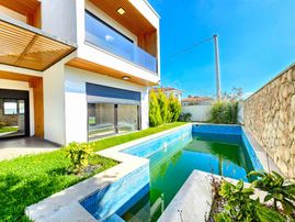 ▶ ▶ Akçay Körfez'den Mega Lüx Saunalı Müstakil Havuzlu Sıfır 5+1 Villa